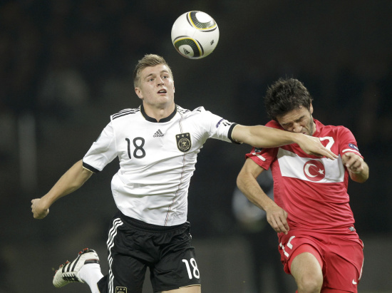 开云在线直播-欧洲赛事擂台开战，球员斗志昂扬